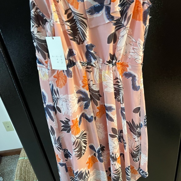 Beautiful summer dress size small. - Picture 4 of 4